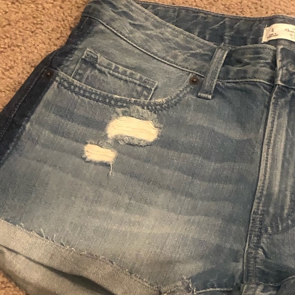 Abercrombie and Fitch distressed shorts, 4/27 NWT! - Picture 7 of 8